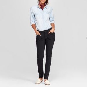 Levi Denizen Curvy Fit Black Straight Leg Jegging